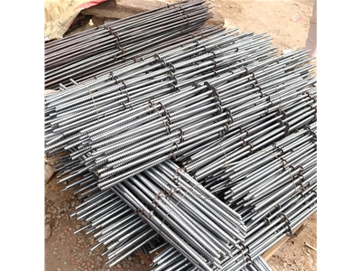 木工對(duì)拉螺桿